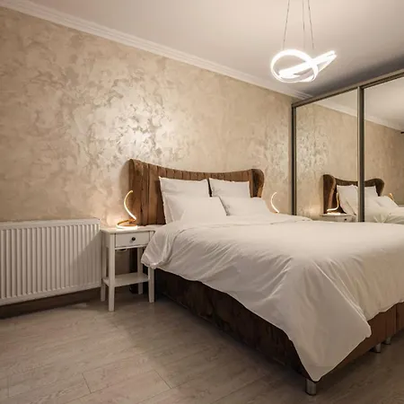 Jacuzzi Oasis Suite-3